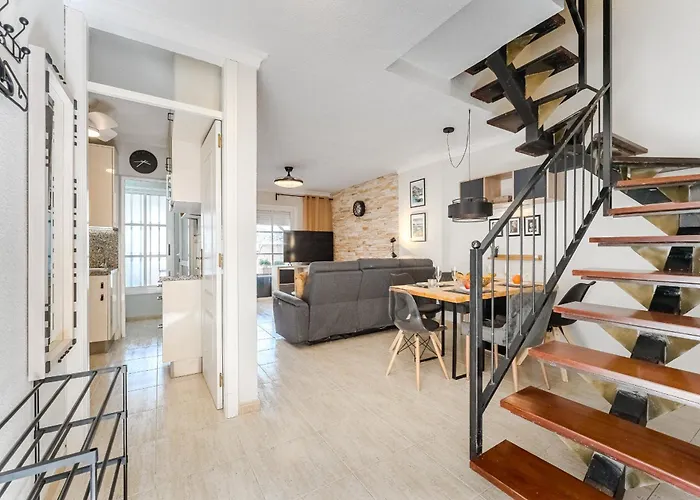 Arcoiris 2 Bedroom Duplex With Patio Callao Salvaje