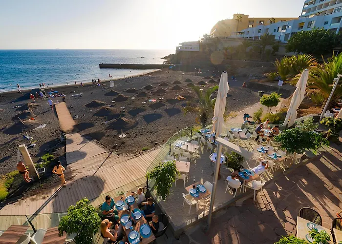 Arcoiris 2 Bedroom Duplex With Patio * Callao Salvaje