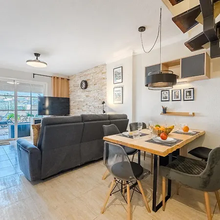 Arcoiris 2 Bedroom Duplex With Patio 칼라오살바헤