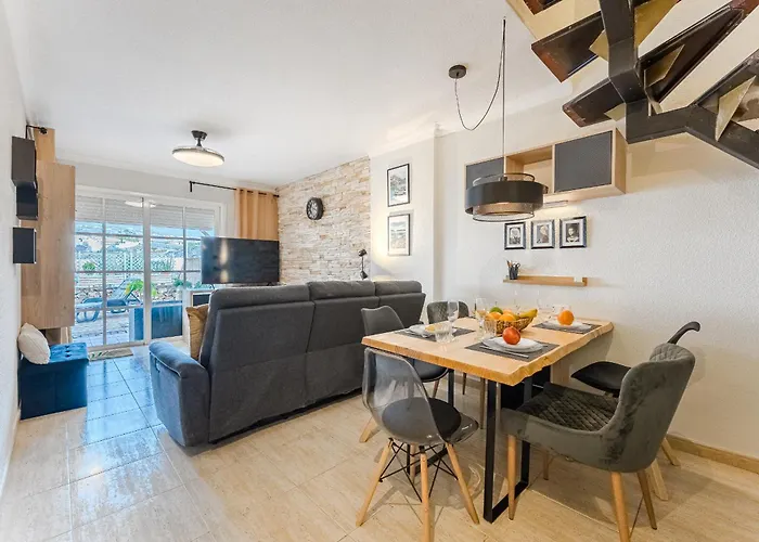 Arcoiris 2 Bedroom Duplex With Patio 卡亚俄萨尔瓦赫